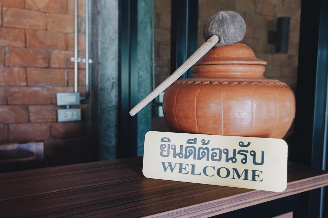 Tha Ma-O Bouteak Homestay - Self Check-In Lampang Extérieur photo