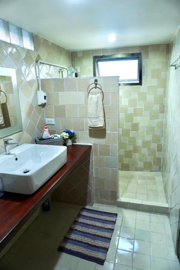 Tha Ma-O Bouteak Homestay - Self Check-In Lampang Extérieur photo